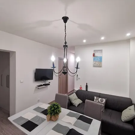 Matej Apartmen-balcony With View And Free Parking *