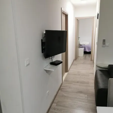 Апартаменты Matej Apartmen-balcony With View And Free Parking