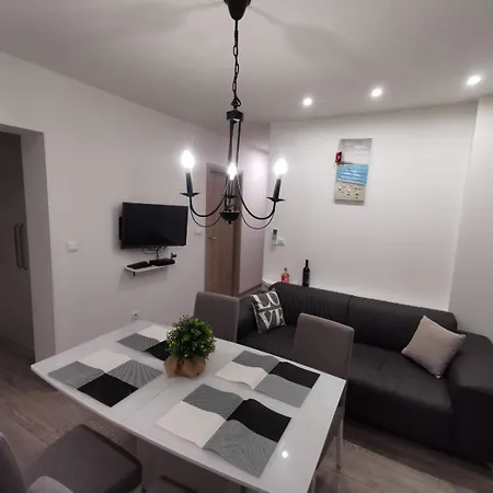 Matej Apartmen-balcony With View And Free Parking Apartman