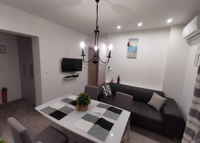 Matej Apartmen-balcony With View And Free Parking Apartman