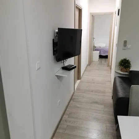 Апартаменти Matej Apartmen-balcony With View And Free Parking